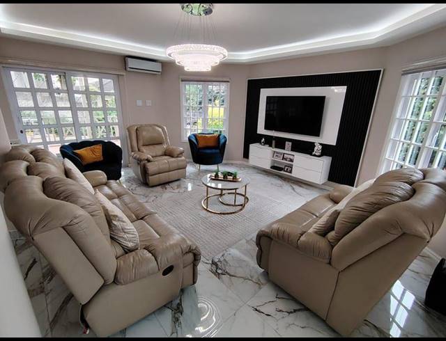 3 BEDROOM TOWNHOUSE FOR SALE IN SUNNINGDALE